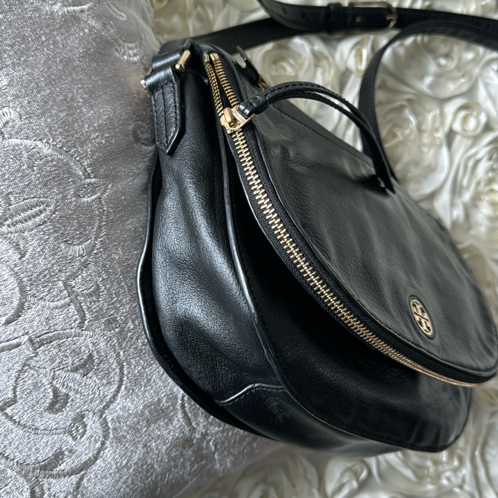 Tory Burch Black Crossbody Bag - Picture 4 of 15